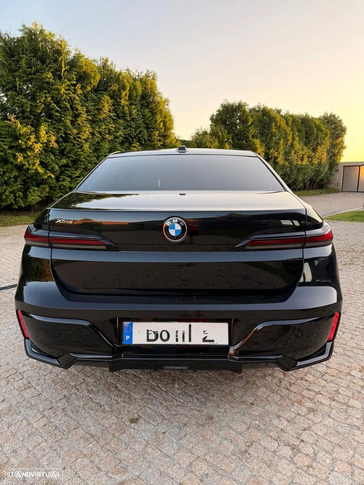 BMW 740 d xDrive Pack Desportivo M - 10