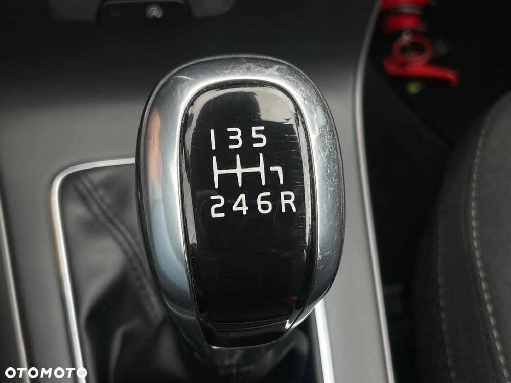 Volvo V40 D2 Momentum - 14