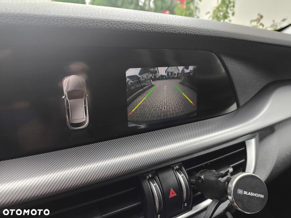 Alfa Romeo Stelvio 2.0 Turbo TI Q4 - 9