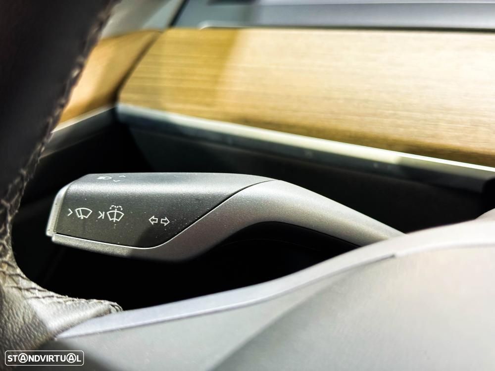 Tesla Model Y Long Range Dual Motor AWD - 42