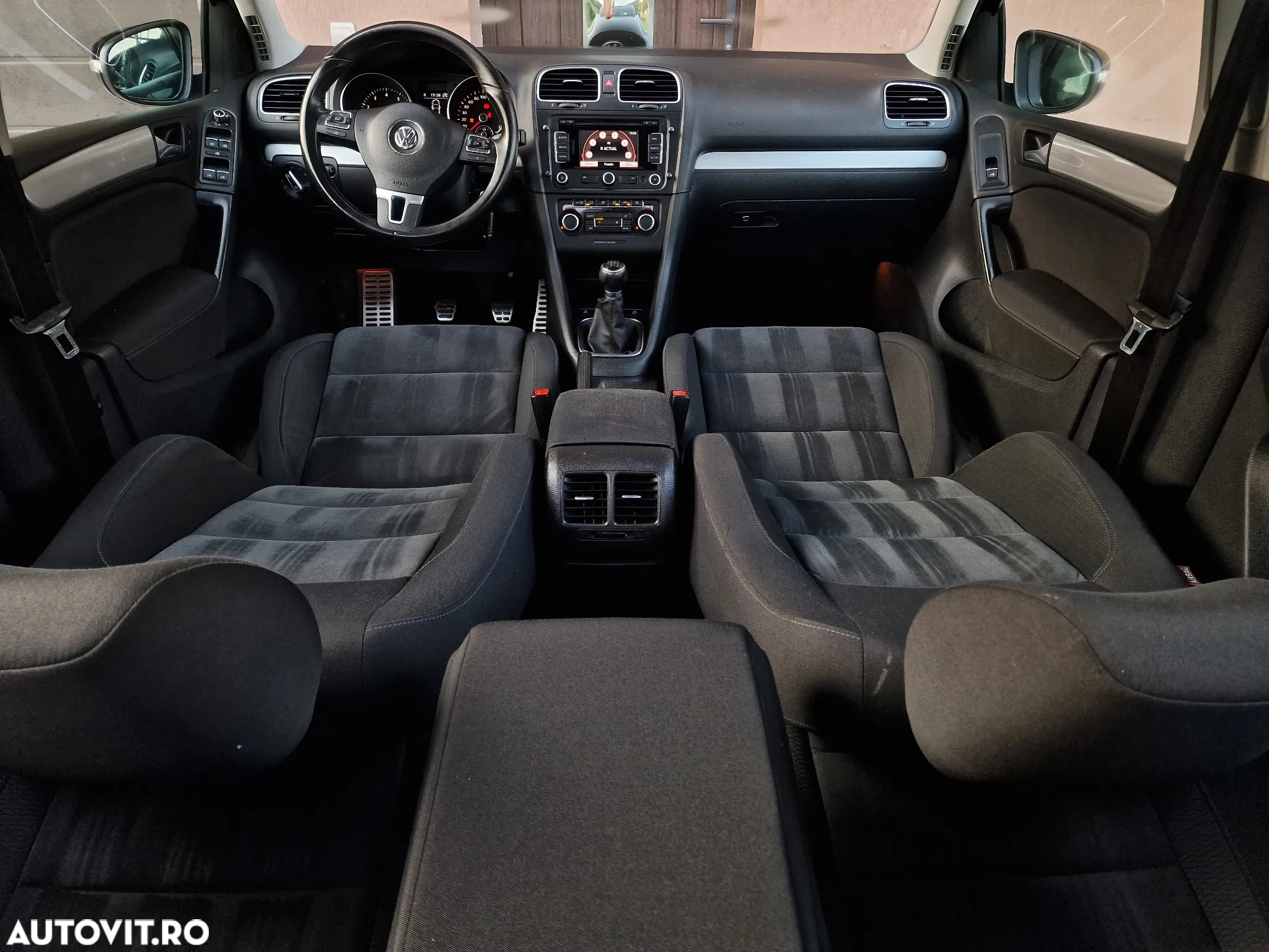 Volkswagen Golf - 2