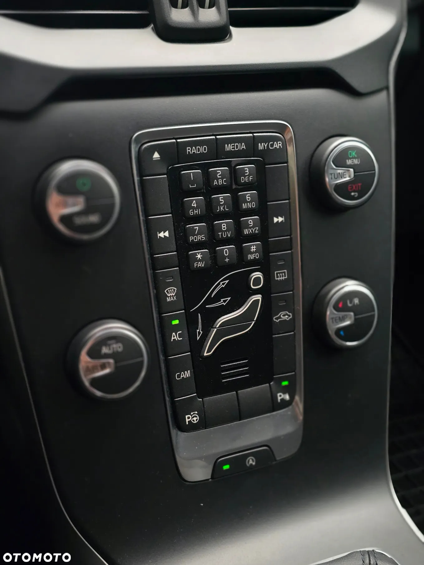 Volvo V40 T3 Momentum - 28