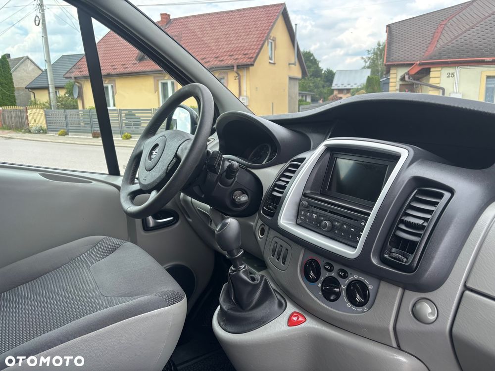 Opel Vivaro - 11