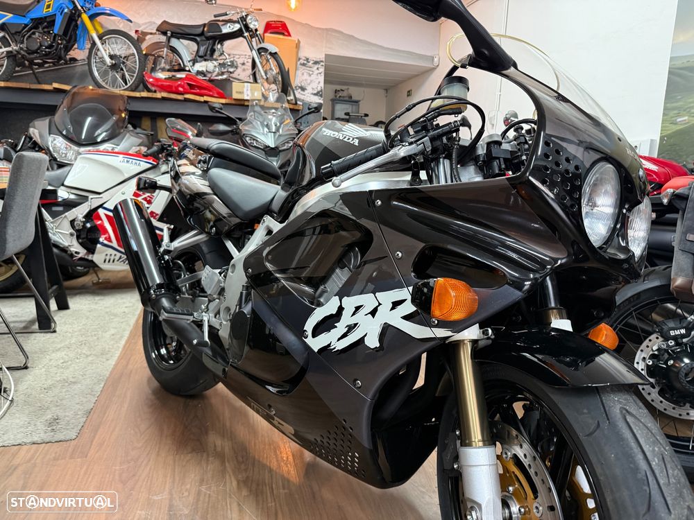 Honda CBR 900 RR - 4