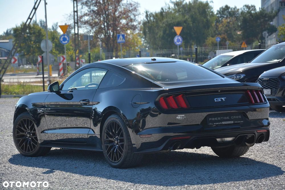 Ford Mustang - 7