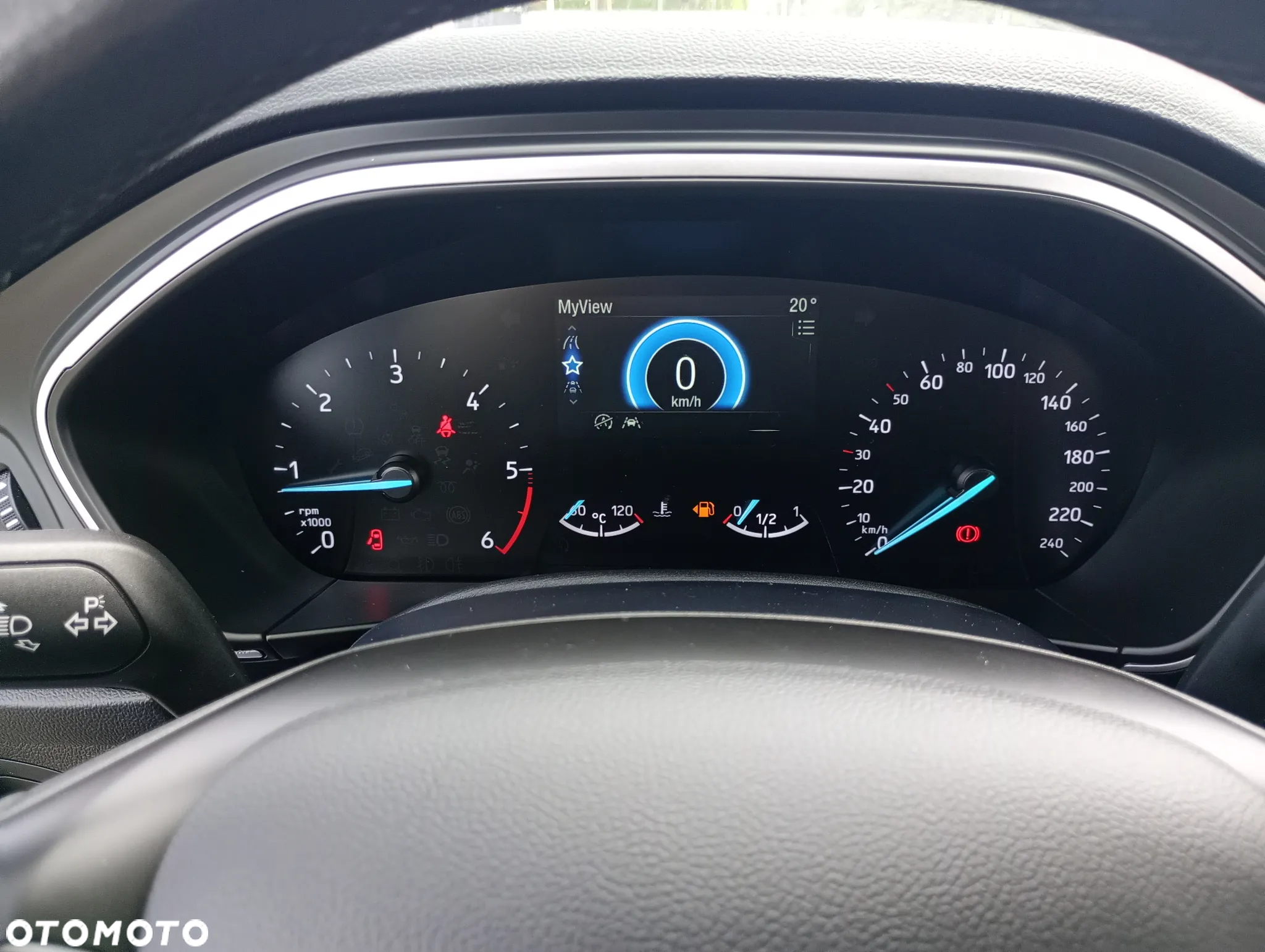 Ford Focus 1.5 EcoBlue Start-Stopp-System COOL&CONNECT DESIGN - 17