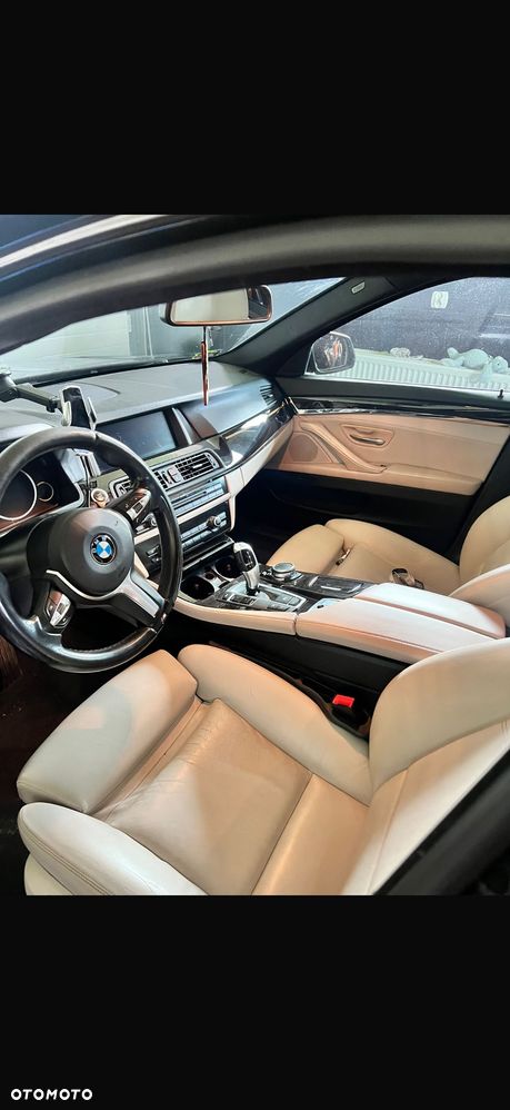 BMW Seria 5 528i xDrive - 12