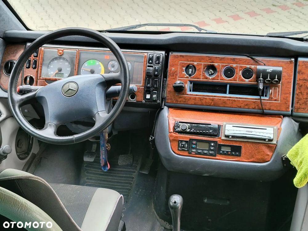 Mercedes-Benz SUNRIDER 818D - 16