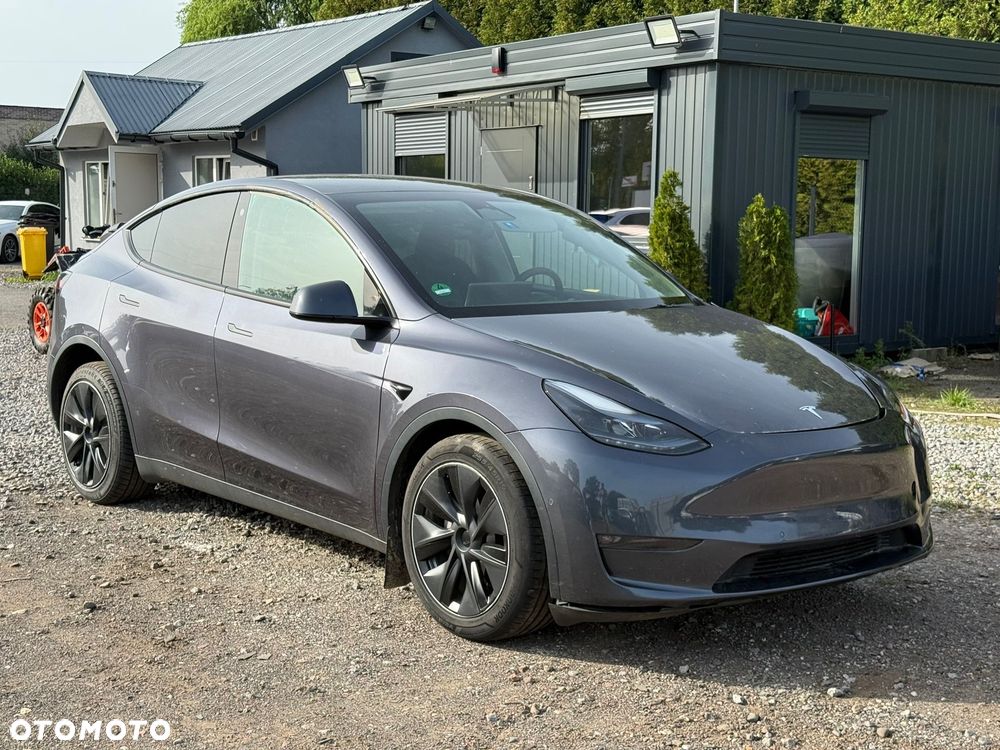 Tesla Model Y Long Range Dual Motor AWD - 1