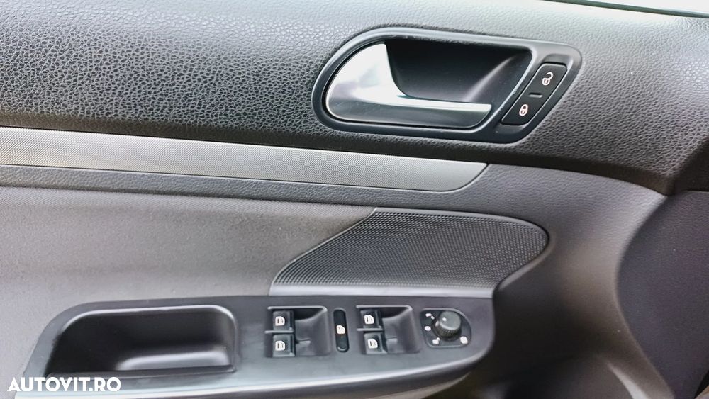 Volkswagen Golf 2.0 TDI Comfortline DPF - 16