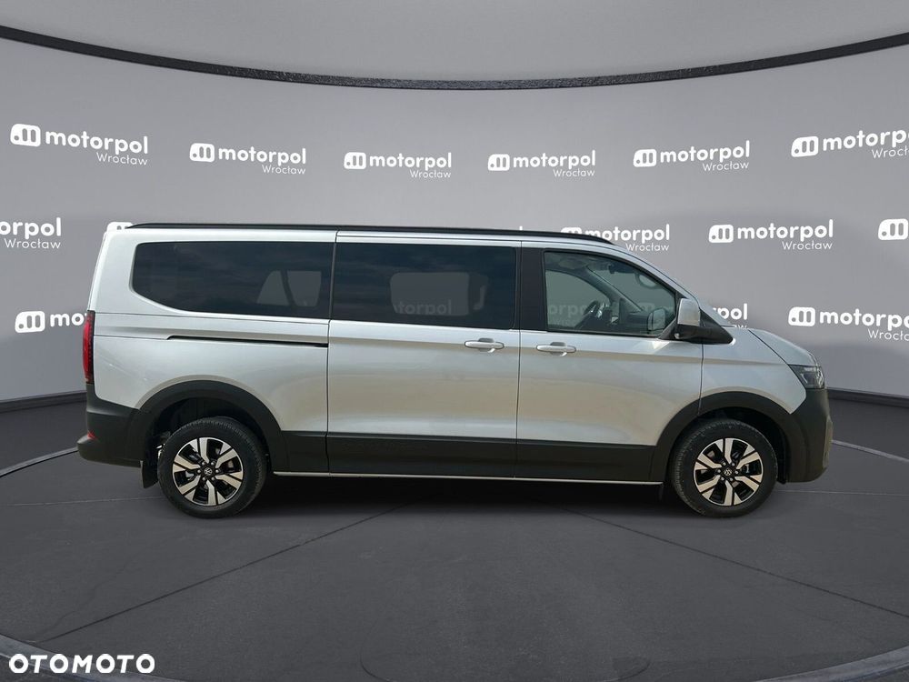 Volkswagen Caravelle - 9