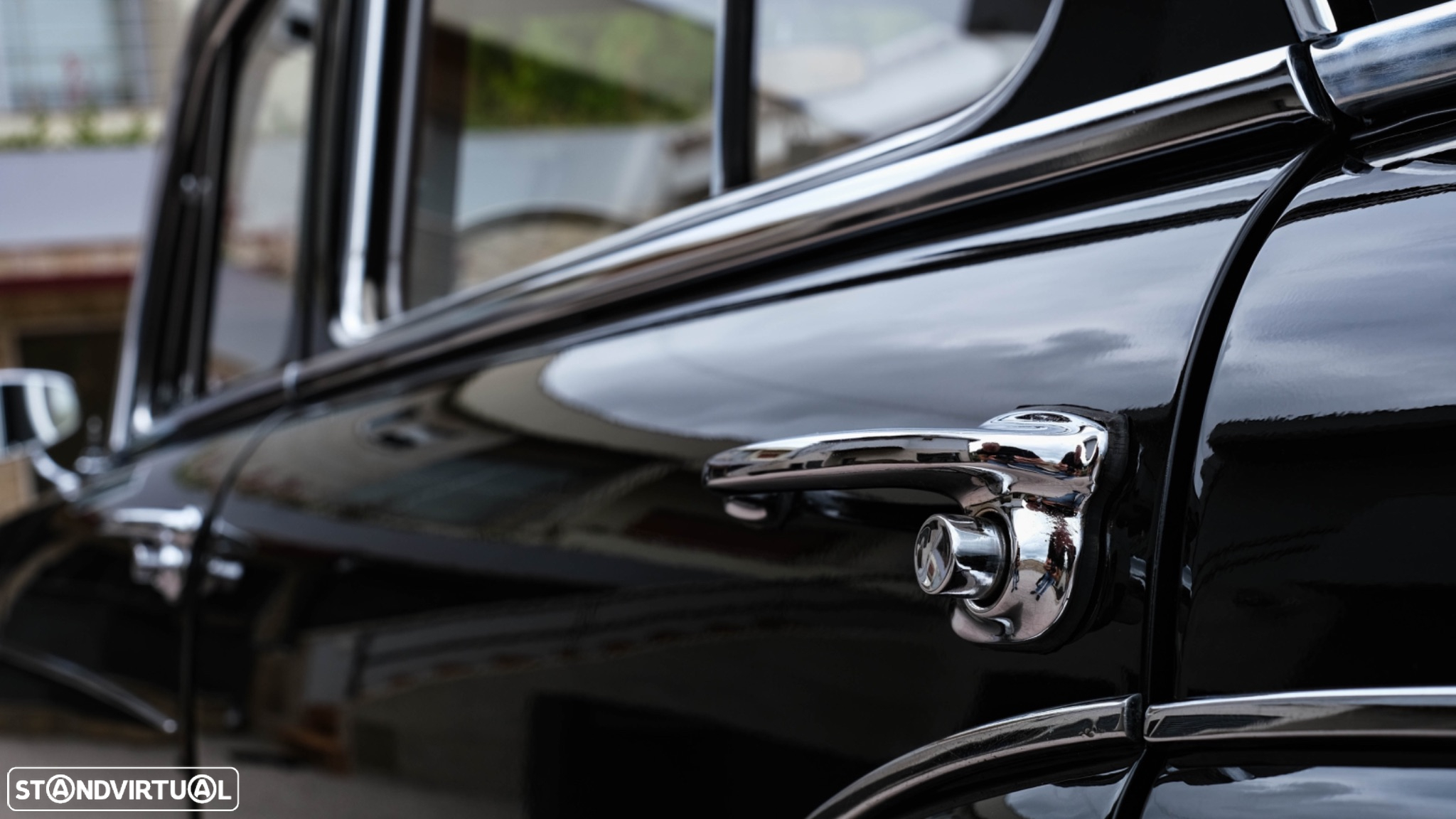 Mercedes-Benz 220 - 12