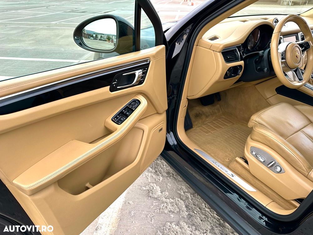 Porsche Macan - 28