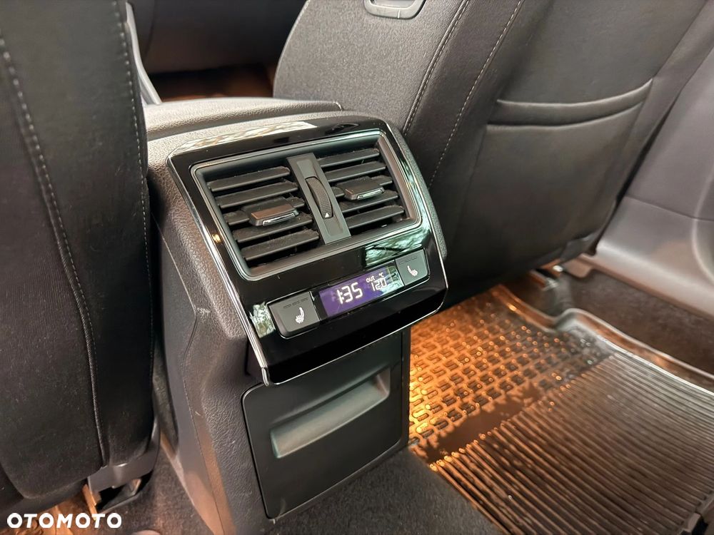 Skoda Superb 2.0 TDI 4x4 Style DSG - 9