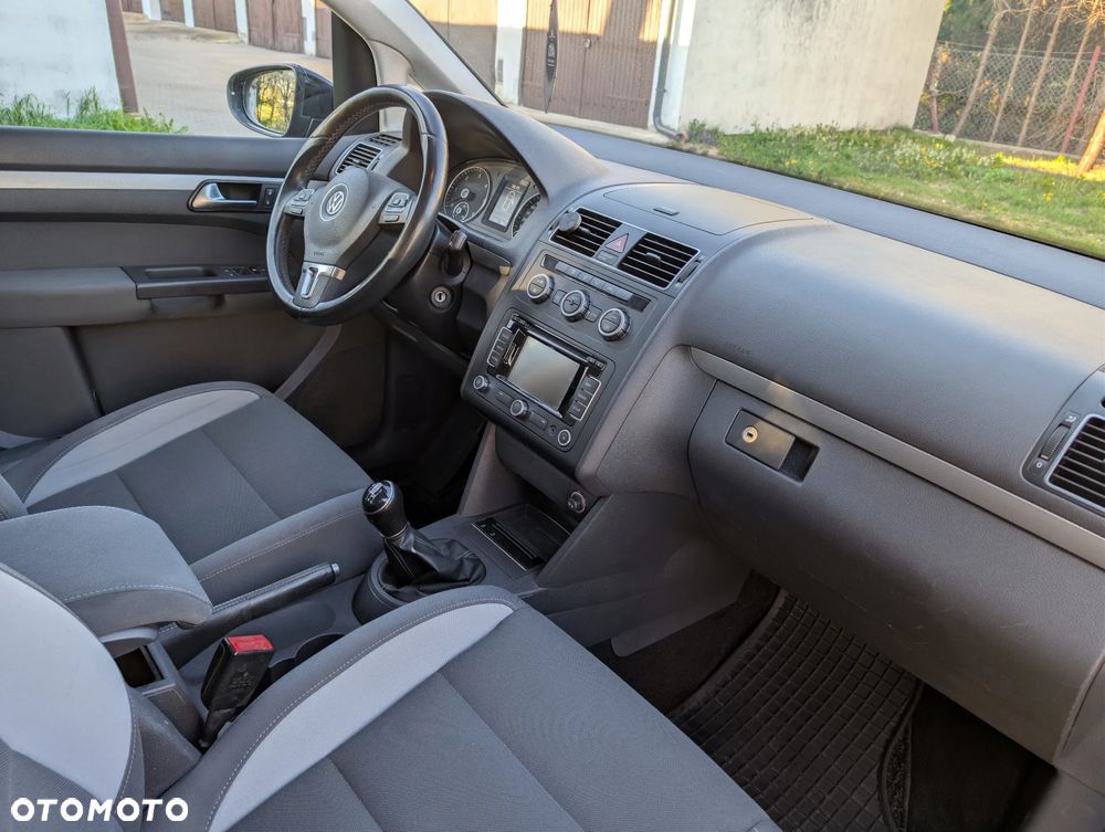 Volkswagen Touran 1.6 TDI DPF BlueMot Comfortline - 3