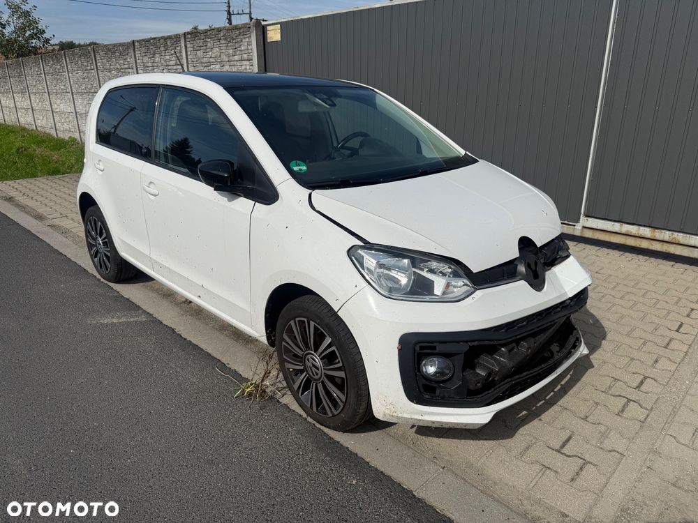 Volkswagen up! (BlueMotion Technology) sound - 1