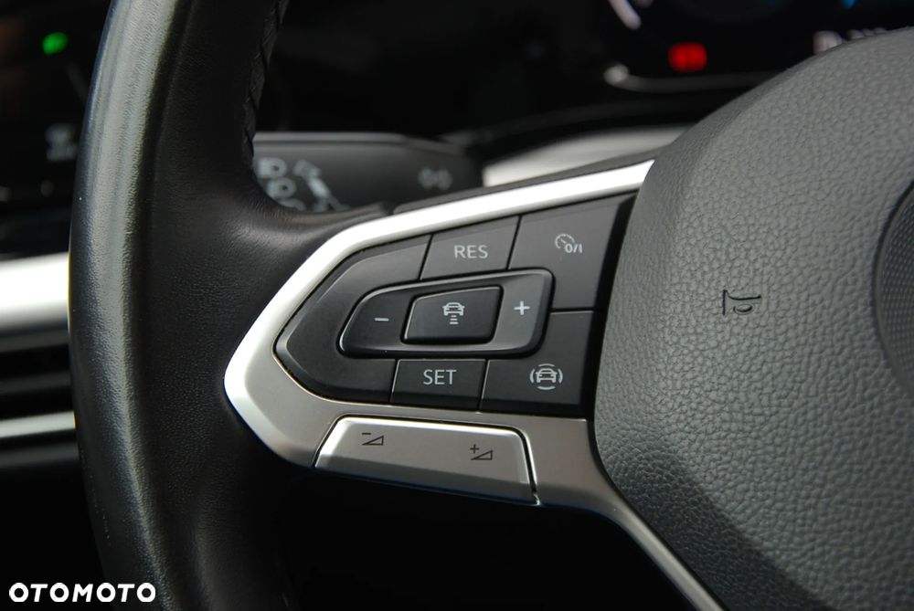 Volkswagen Golf 1.5 TSI EVO Life - 37