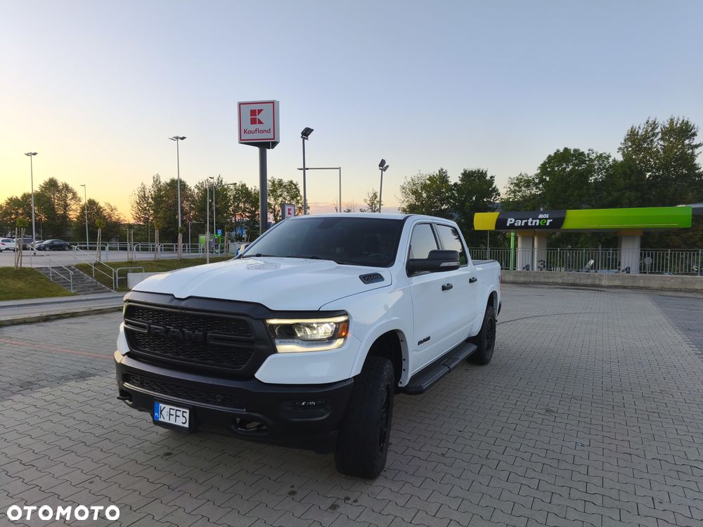 RAM 1500 5.7 Crew Cab Bighorn - 1
