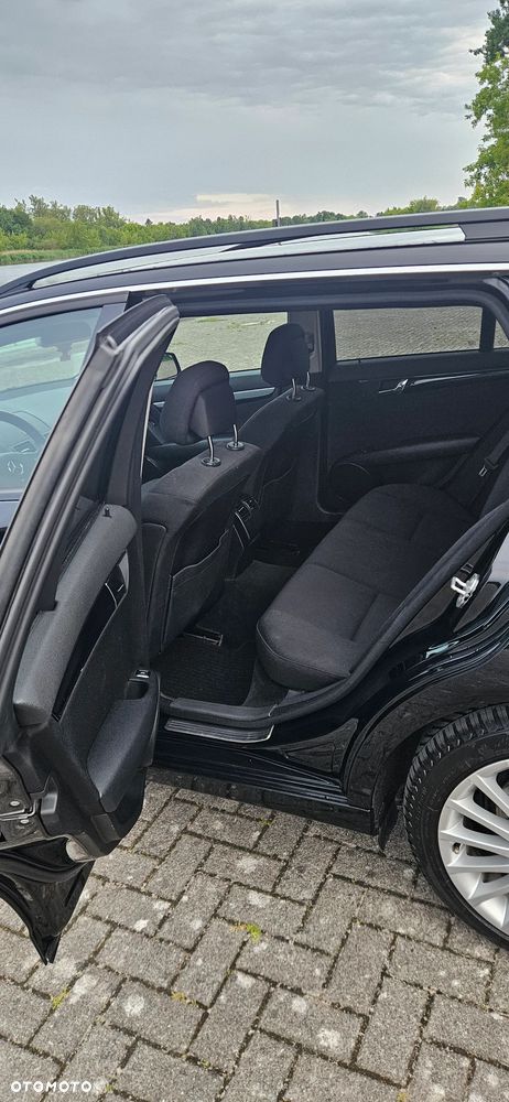 Mercedes-Benz Klasa C 180 CGI Automatik BlueEFFICIENCY - 12