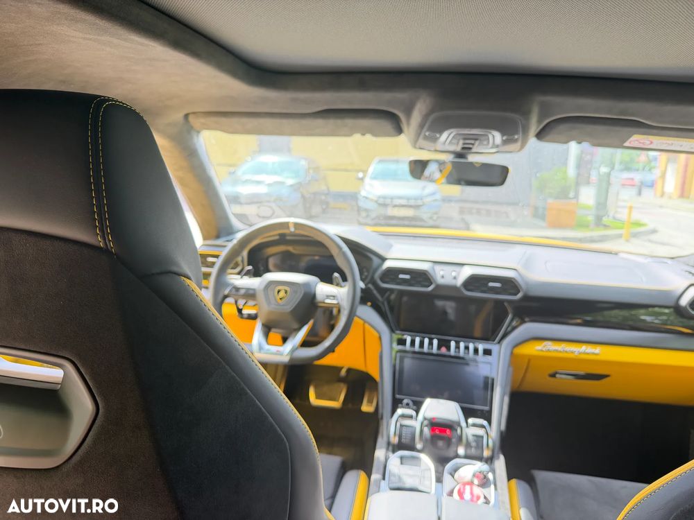 Lamborghini URUS - 16
