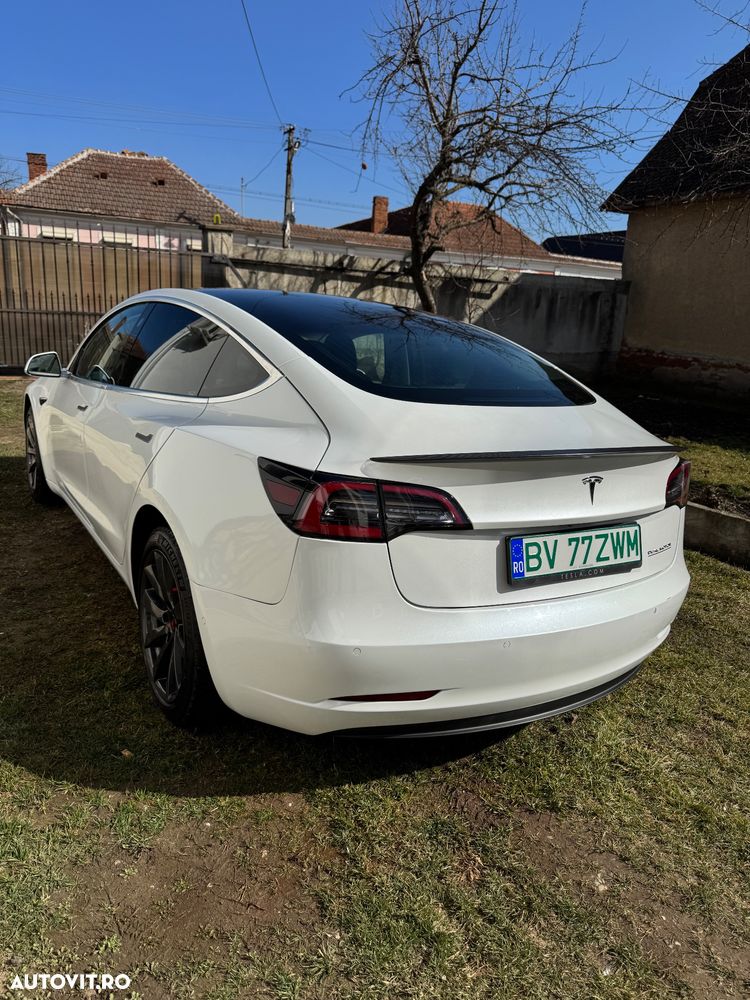 Tesla Model 3 - 3