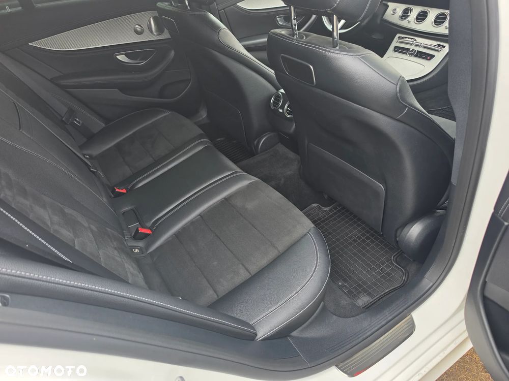 Mercedes-Benz Klasa E 400 d 4Matic 9G-TRONIC AMG Line - 21