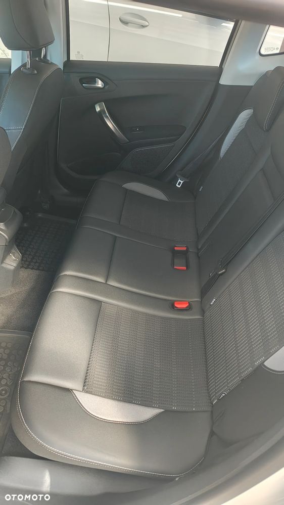 Peugeot 2008 1.2 Pure Tech Active S&S EAT6 - 9