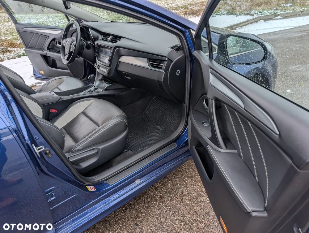 Toyota Avensis 1.8 Prestige MS - 9