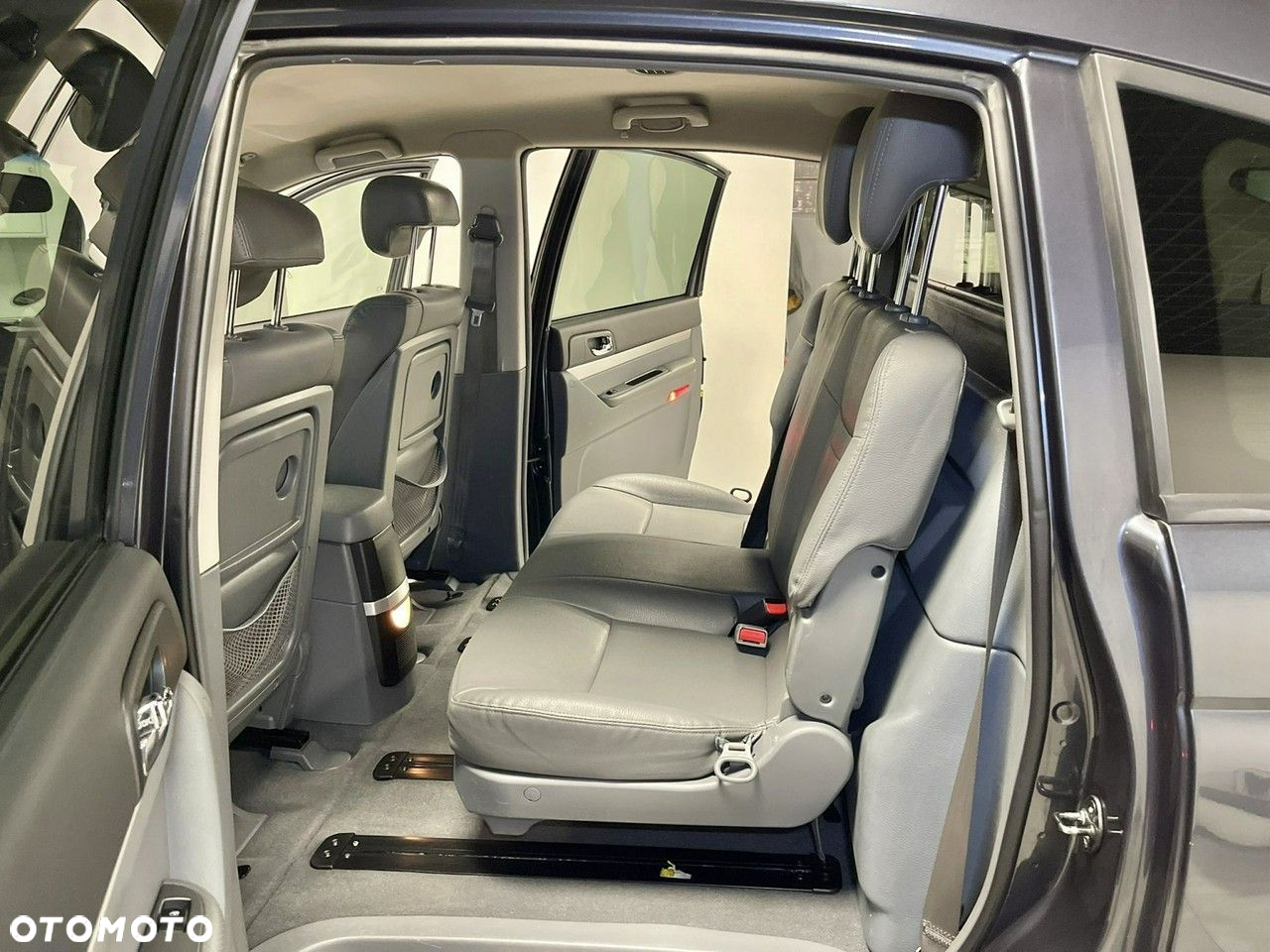 SsangYong/KGM Rodius RD 270 2WD Automatik Xdi s - 26