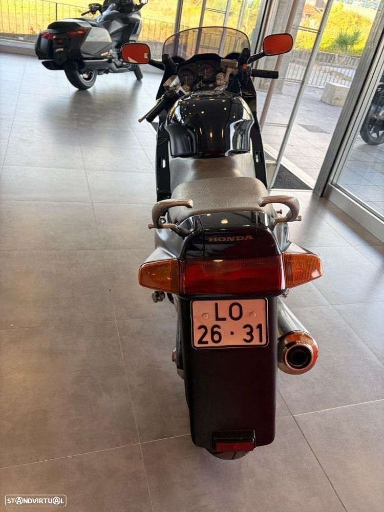 Honda VFR 750 F - 5