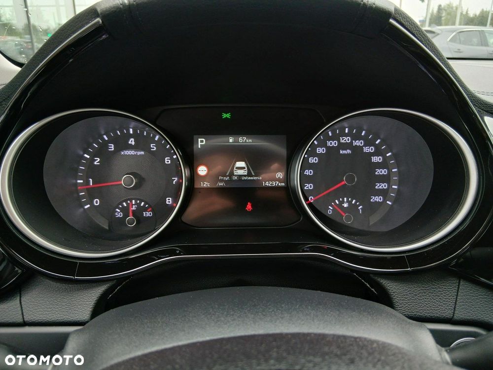 Kia Ceed - 36