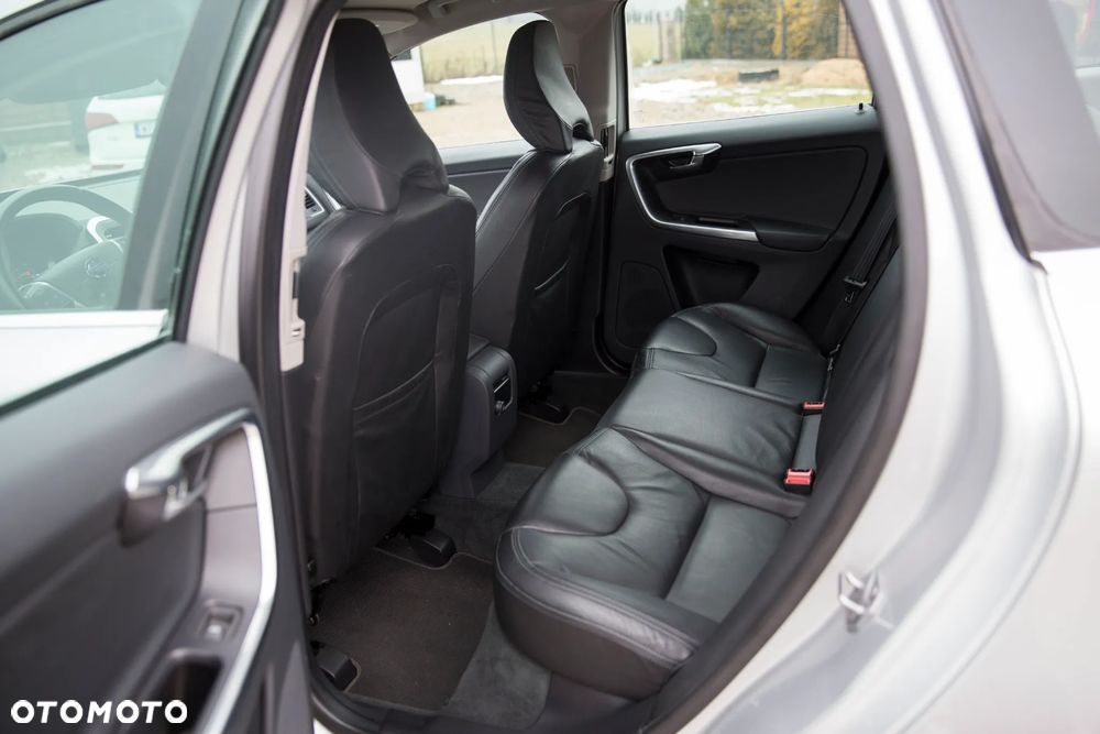 Volvo XC 60 D3 Inscription - 10