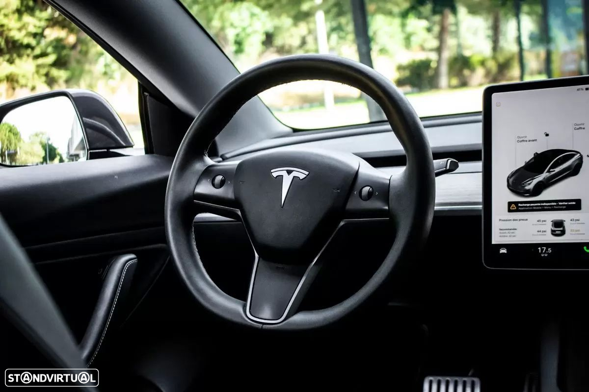 Tesla Model 3 Performance Dual Motor AWD - 25