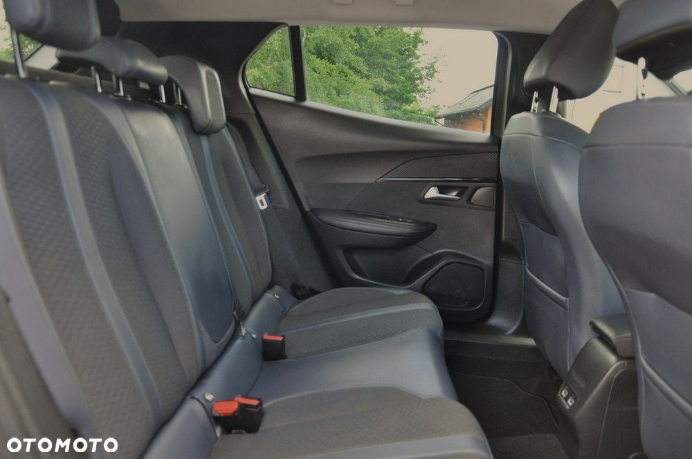 Peugeot 2008 1.2 PureTech Allure Pack S&S - 16