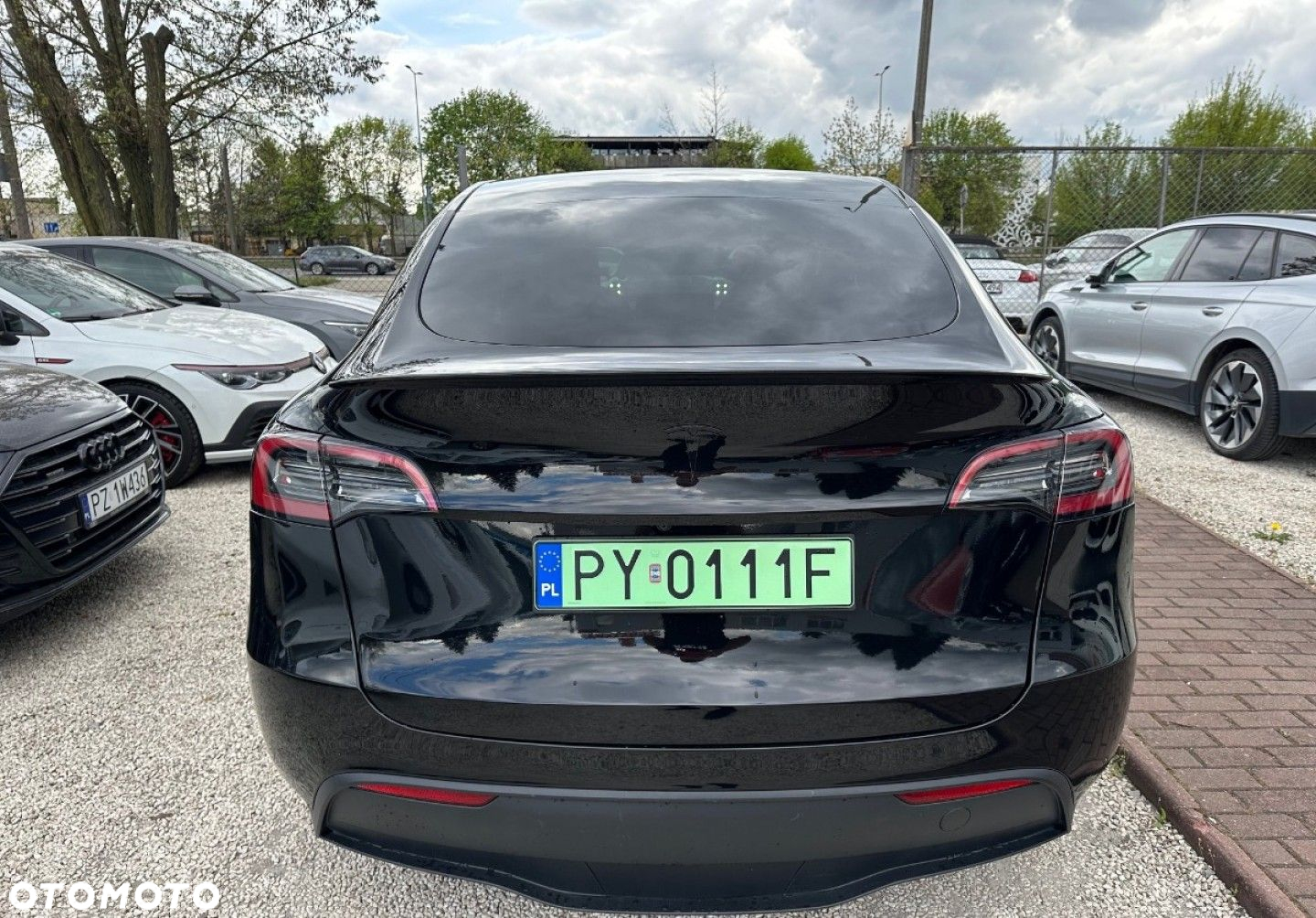 Tesla Y - 7