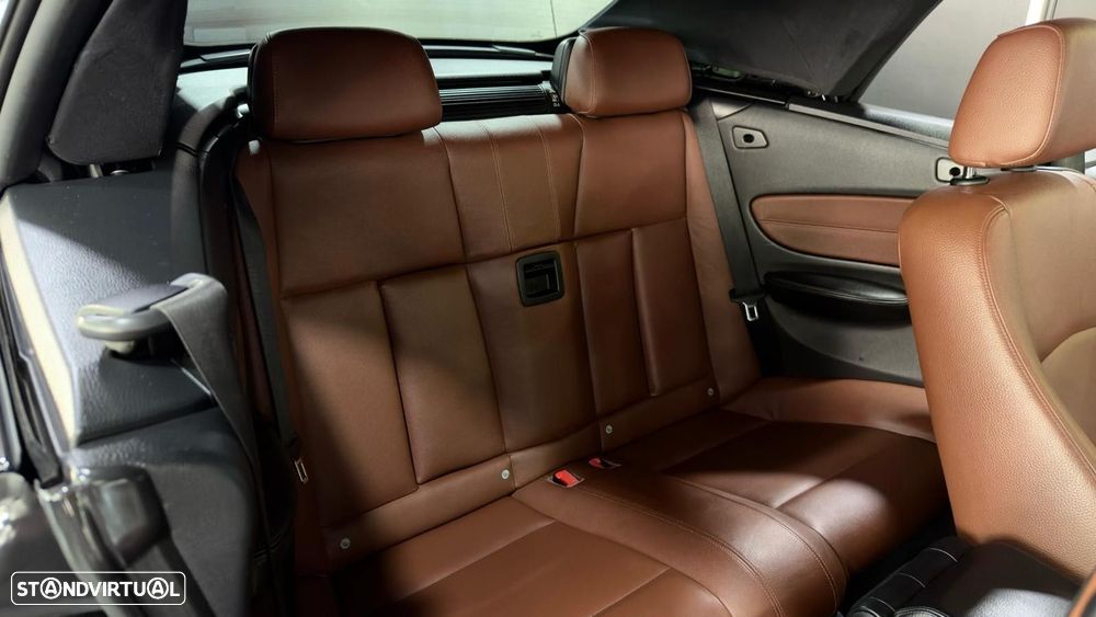 BMW 118 i Limited Edition Lifestyle c/ M Sport Pack - 34