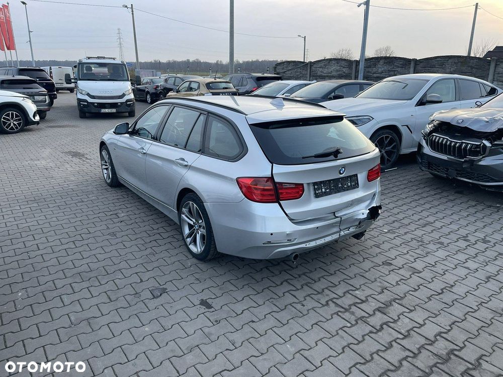 BMW Seria 3 318d xDrive Sport Line - 2