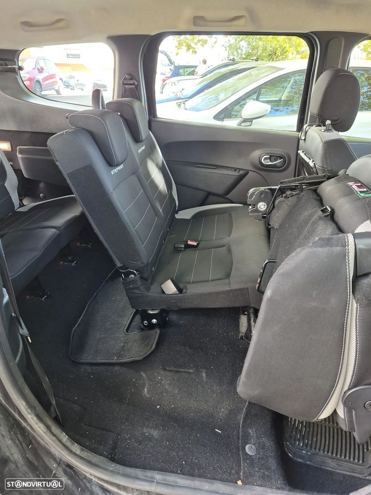 Dacia Lodgy 1.5 Blue dCi Stepway 7L - 15