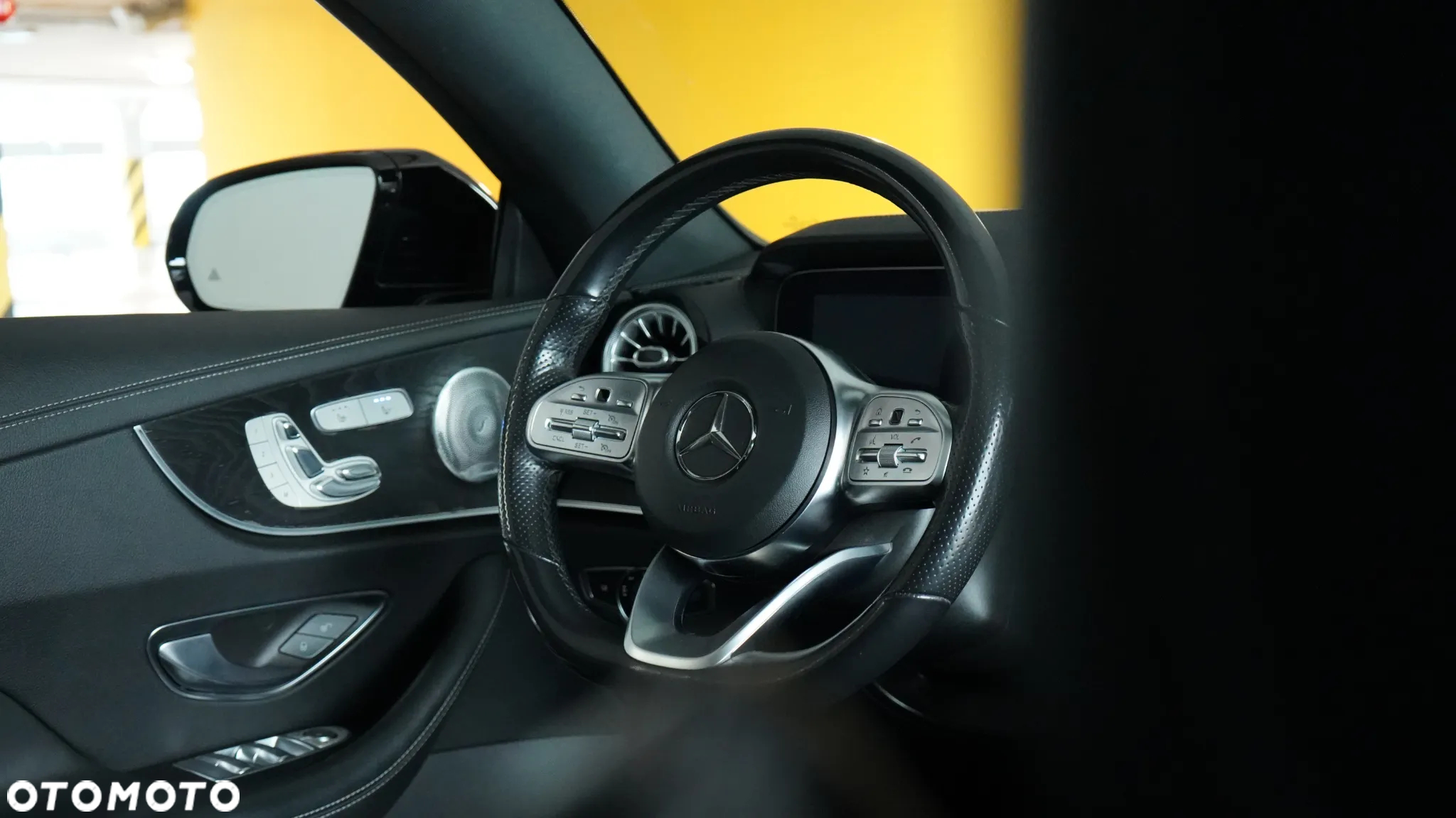 Mercedes-Benz Klasa E - 27