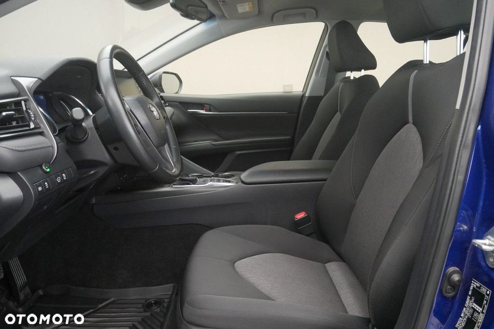 Toyota Camry 2.5 Hybrid Comfort CVT - 12