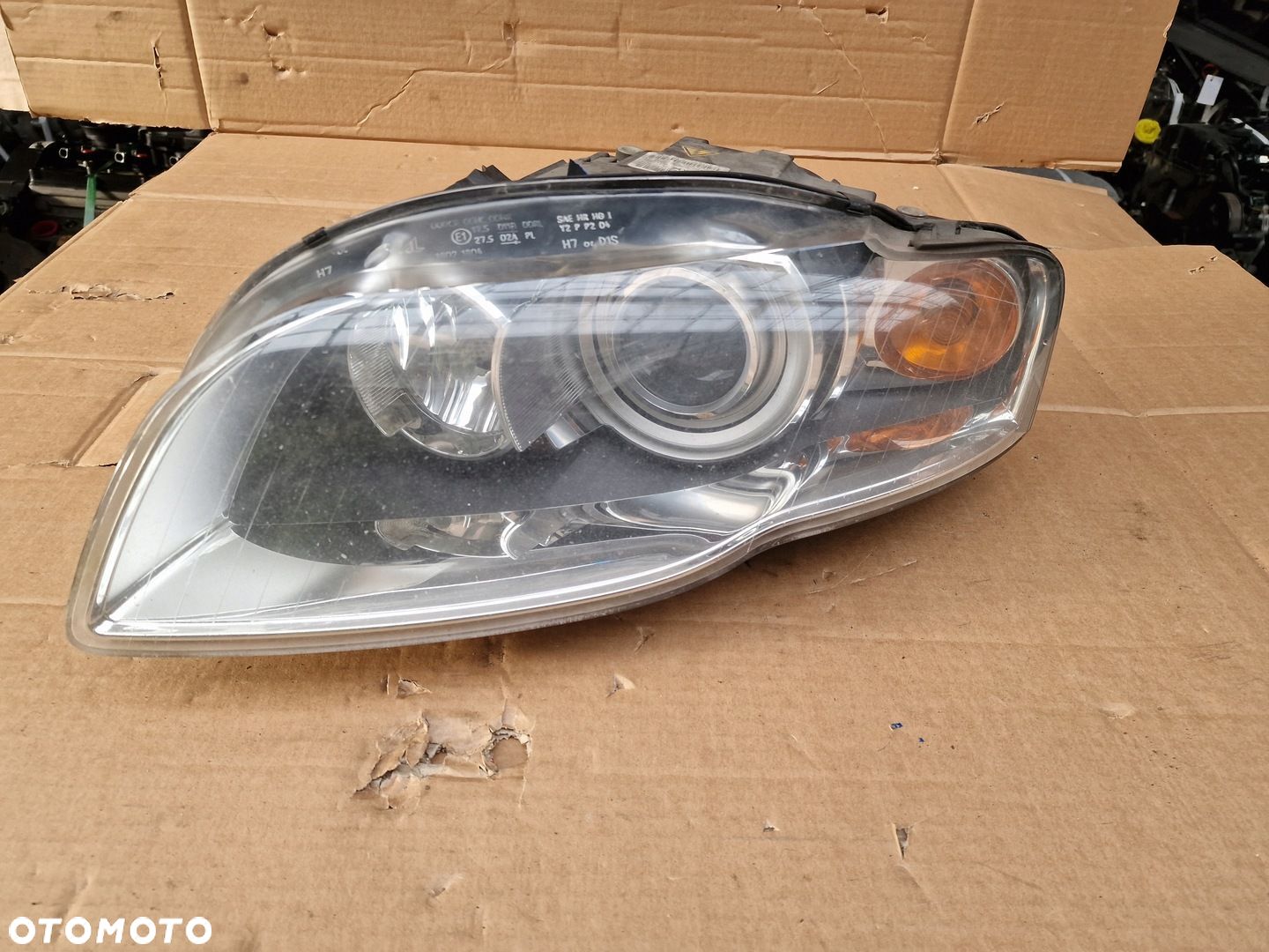 LAMPA LEWA XENON 8E0941029AS AUDI A4 B7 - 1