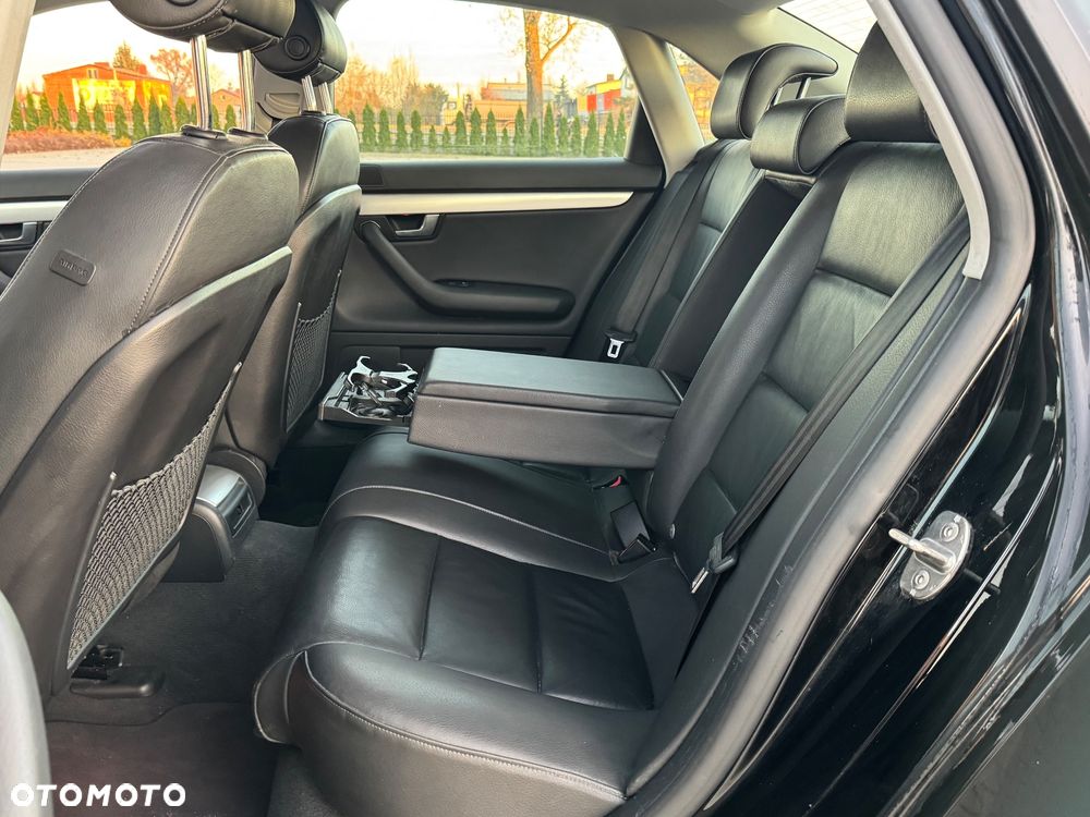 Audi A4 Limousine - 31