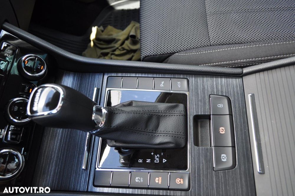 Skoda Superb 2.0 TSI DSG Style - 36