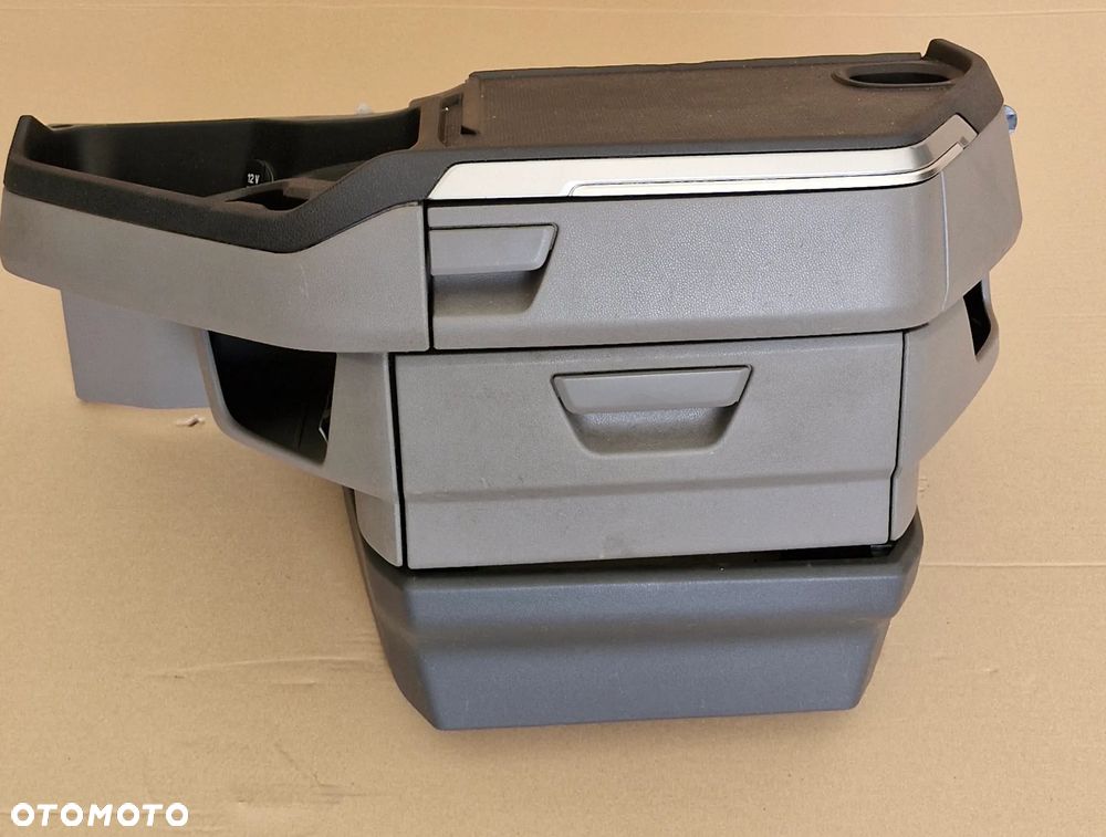 SCANIA R S KONSOLA SCHOWEK SZUFLADA PULPIT - 1