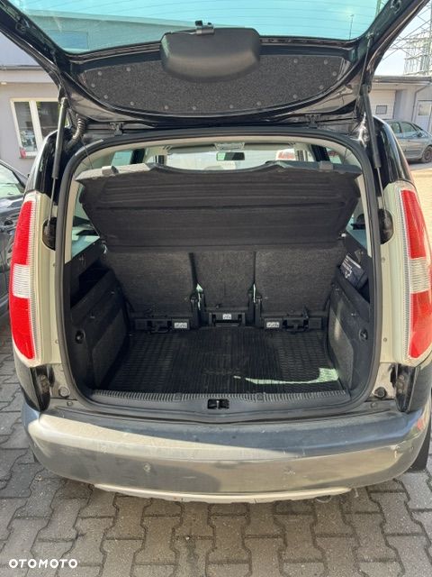 Skoda Roomster 1.6 16V Scout - 5