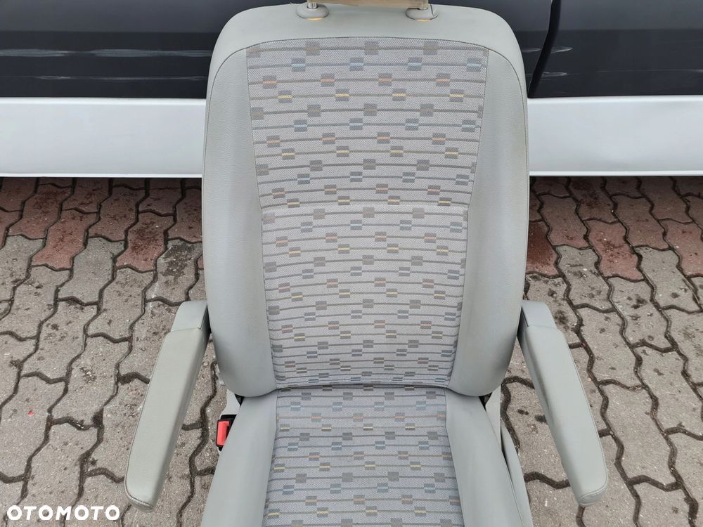 VW T5 LIFT fotel kierowcy podłokietnik PALACE - 3