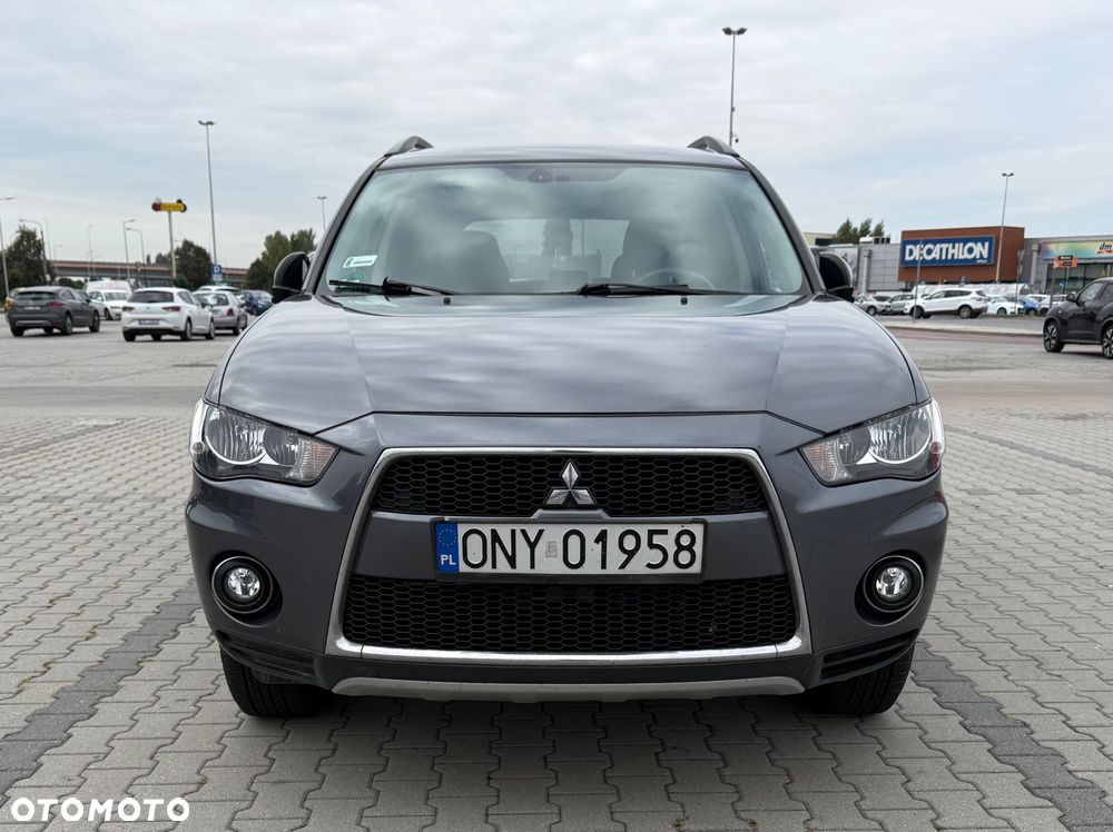 Mitsubishi Outlander - 10
