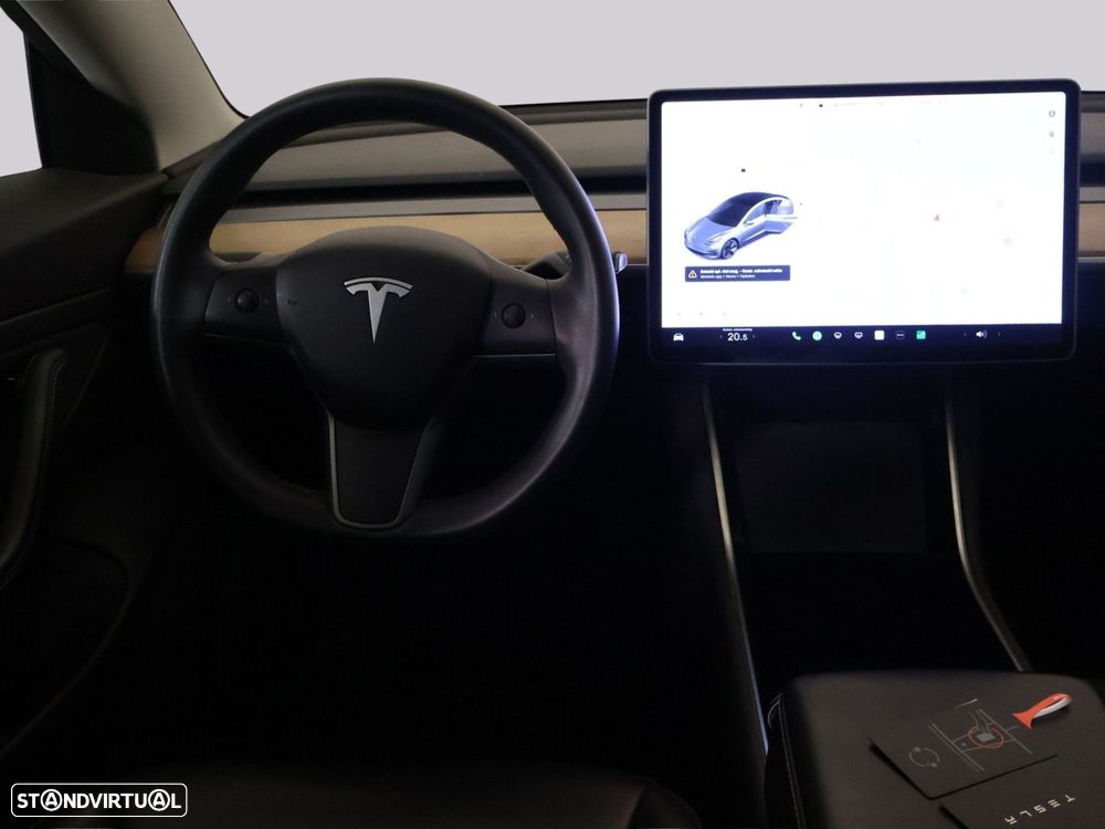 Tesla Model 3 - 7