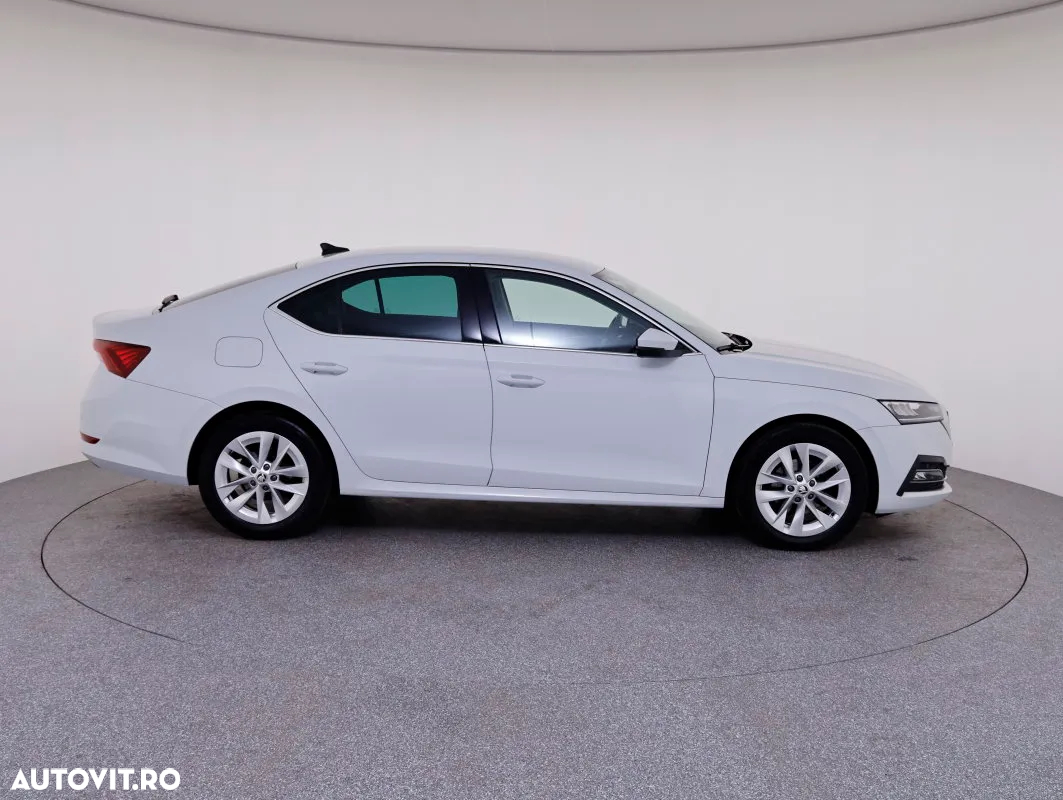 Skoda Octavia 2.0 TDI DSG Style - 6