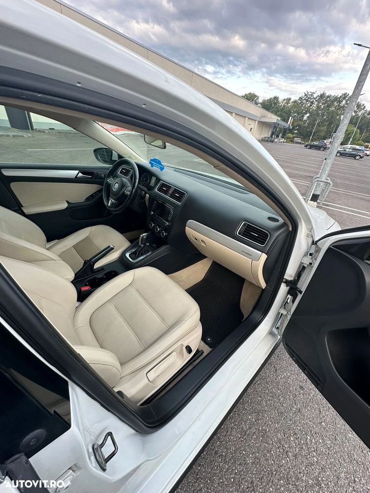 Volkswagen Jetta 1.4 DSG - 3